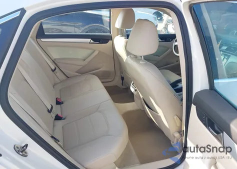 2013 Volkswagen Passat 2.5L Se z USA, uszkodzony, nr VIN 1VWBH7A39DC072139